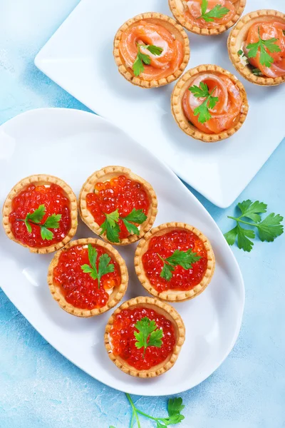 Tartlets with seafood and parsley — Stock Photo, Image