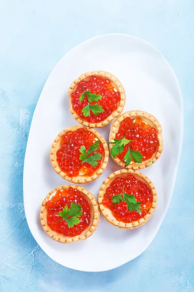 Tartlets com caviar de salmão — Fotografia de Stock