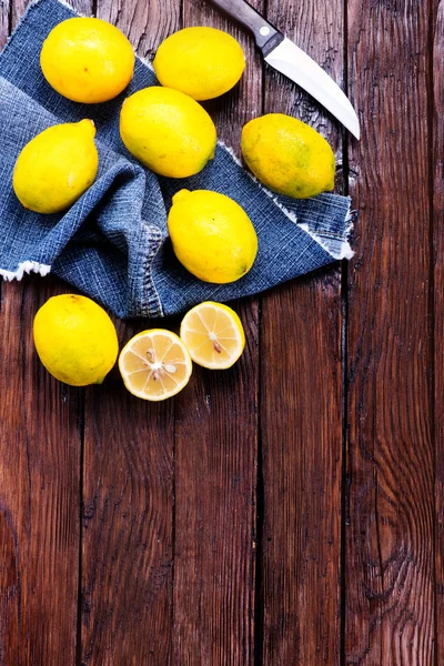 Citrons jaunes frais — Photo