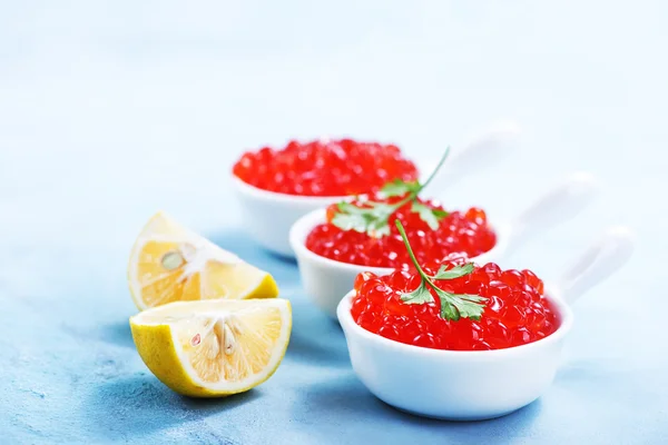 Caviar de somon roșu în boluri — Fotografie, imagine de stoc