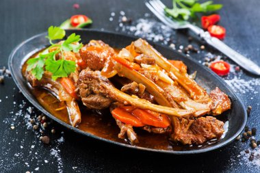 kızarmış et baharatlar Pan ile  