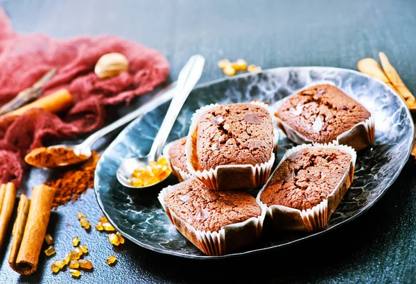 Schokoladenkuchen mit Gewürzen — Stockfoto