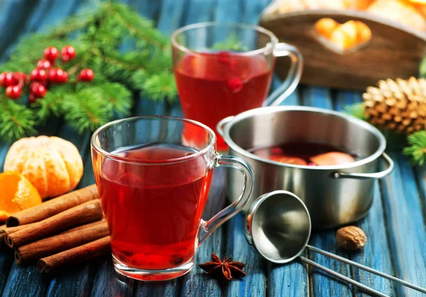 Christmas drink with aroma spices — Stock Photo, Image