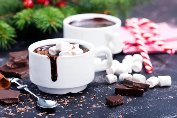 Hot chocolate with spices and marshmallow — Stock Photo, Image