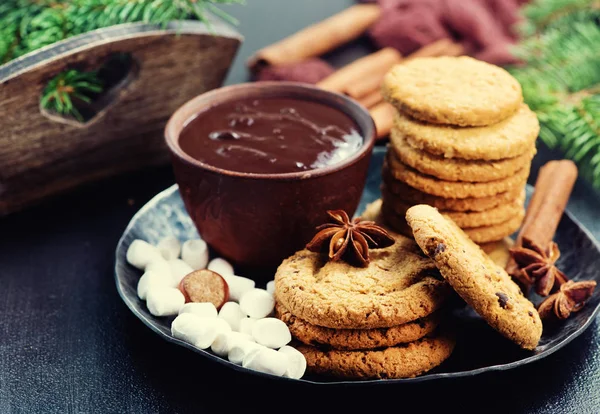Biscotti di Natale e cioccolata calda — Foto Stock