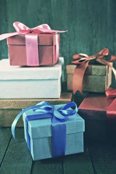 Schachteln für Geschenke mit Bändern — Stockfoto