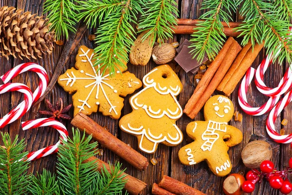 Galletas de Navidad con especias aromáticas — Foto de Stock