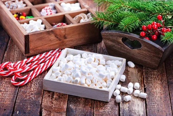 Kerstmis snoepjes in vak — Stockfoto