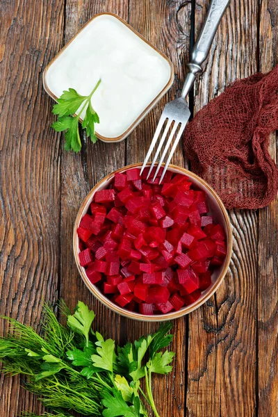 Beet salad in bowl — Stock Photo, Image