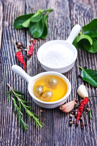 Aceite de oliva aromático —  Fotos de Stock