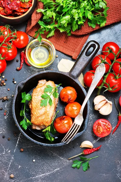 Gebakken eend met specerijen — Stockfoto