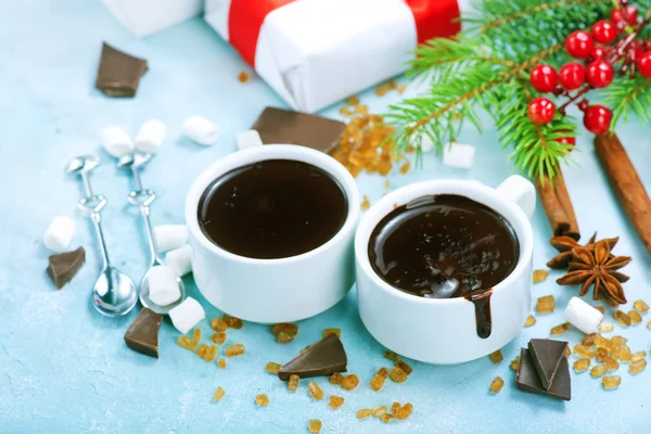 sıcak çikolata ve Noel süsleri