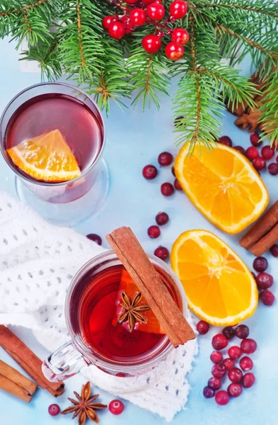 Christmas drink with fruits and aroma spices — Stock Photo, Image