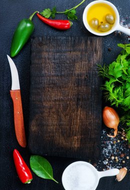 bir tablo, kırmızı biber ve aroma yağı koku baharat