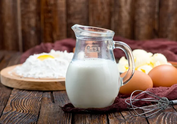 Flour,milk, butter and eggs — Stock Photo, Image