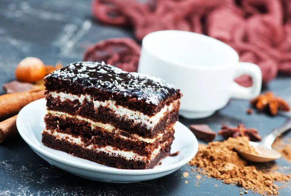 Torta al cioccolato sul piatto — Foto Stock