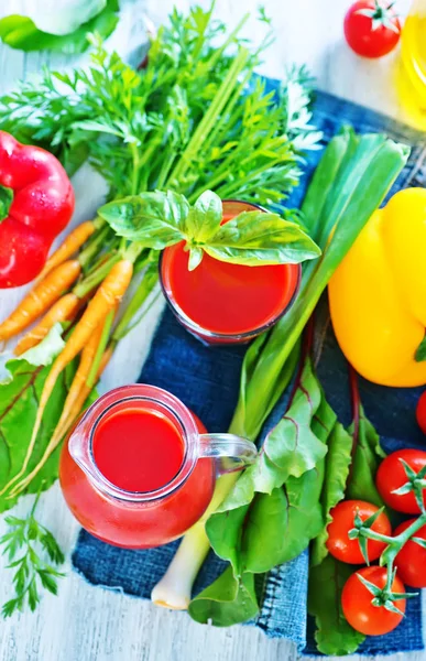 Zumo de verduras frescas —  Fotos de Stock