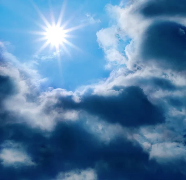 Blue sky with bright sun — Stock Photo, Image
