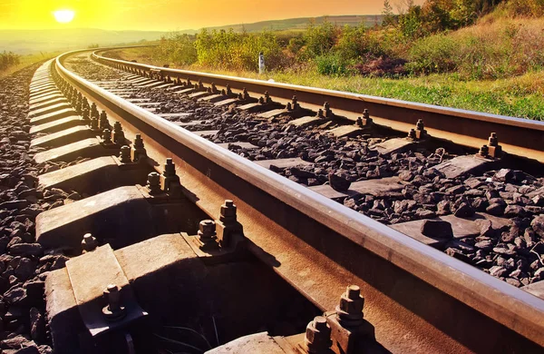 Ferrocarril con cielo al atardecer — Foto de Stock