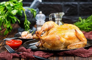 Baharatlı kızarmış tavuk.