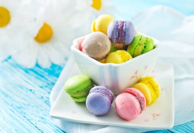 Kase renkli macaroons