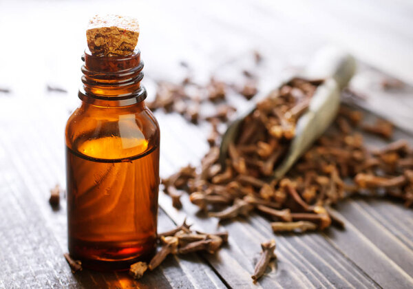 Clove oil in bottle