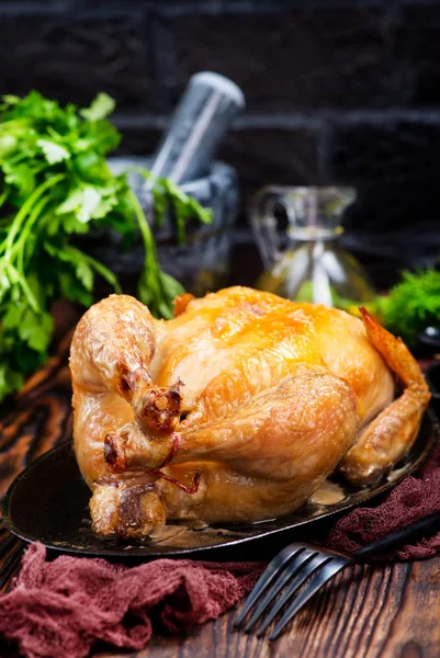 Baharatlı kızarmış tavuk.