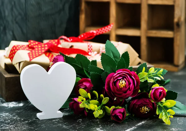 Heart and boxes for present — Stock Photo, Image