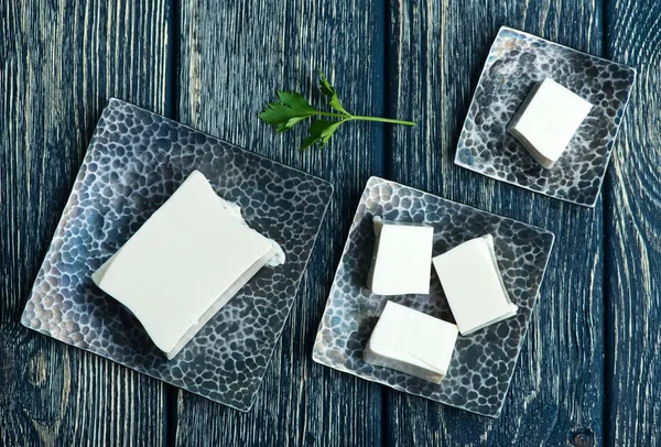 Tofu kaas op platen — Stockfoto