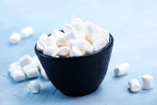 Marshmallow bianco in ciotola — Foto Stock