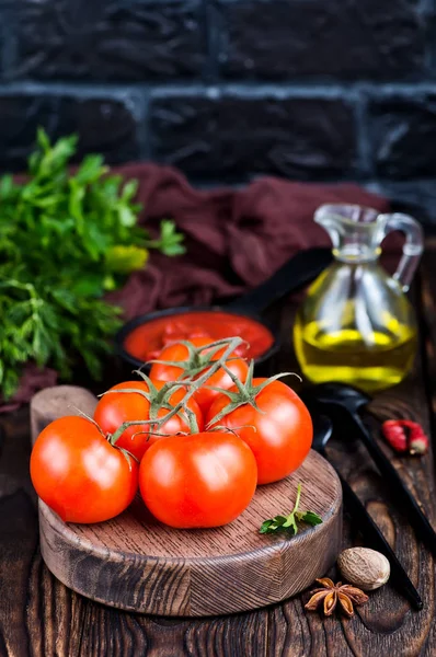 Gemide taze domates — Stok fotoğraf