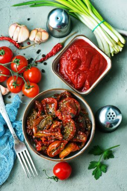  sos ve kase kuru domates