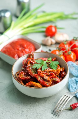  sos ve kase kuru domates