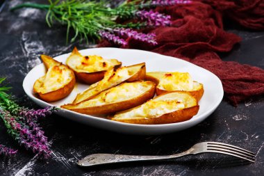 ricotta peyniri ile pişmiş armut
