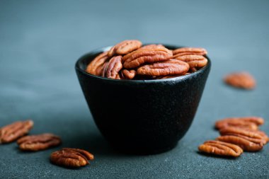 siyah plaka kuru pecans 