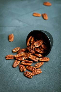 siyah plaka kuru pecans 