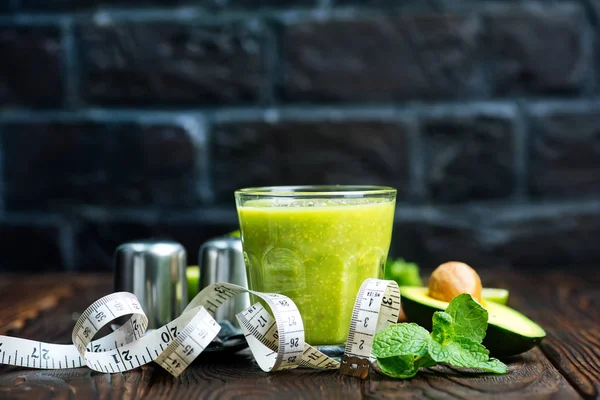 Batido de aguacate con semillas de chía —  Fotos de Stock