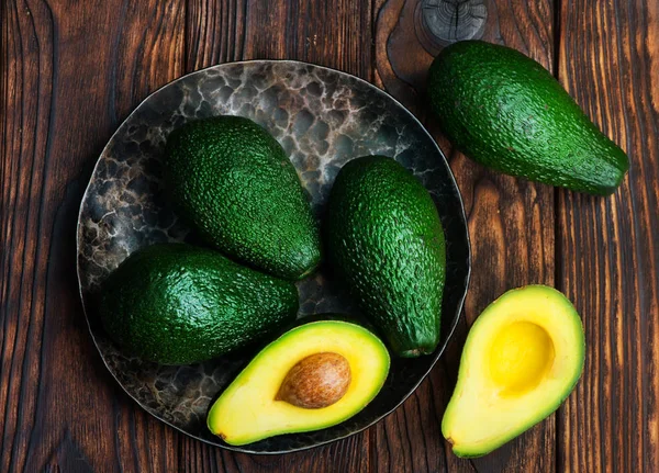 Fresh green avocados — Stock Photo, Image