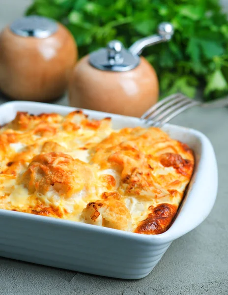 Gratin with cauliflower and cheese — Stock Photo, Image