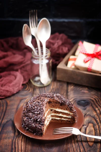 Pastel de chocolate en el plato —  Fotos de Stock