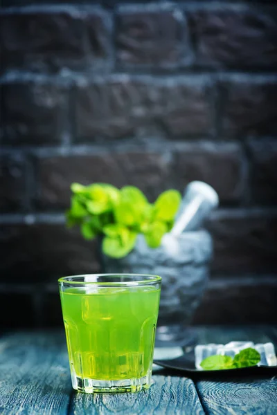 Bebida fresca de menta — Fotografia de Stock