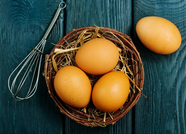 Huevos de pollo crudos — Foto de Stock