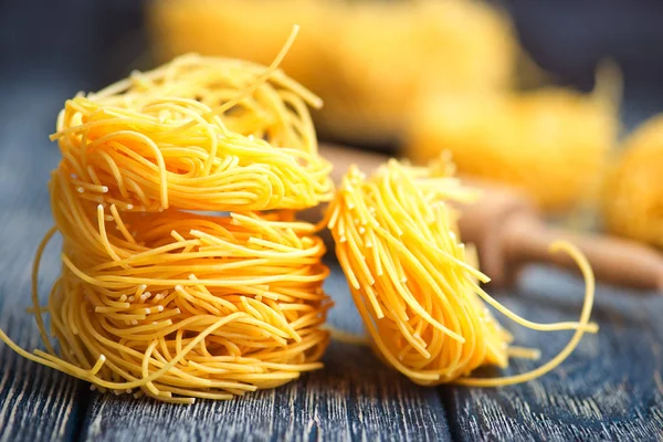 Raw noodles from yolks — Stock Photo, Image