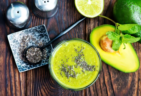 Fresh avocado smoothie — Stock Photo, Image