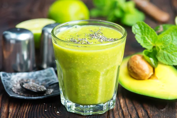 Fresh avocado smoothie — Stock Photo, Image
