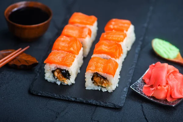 Sushi with fresh fresh fish — Stock Photo, Image