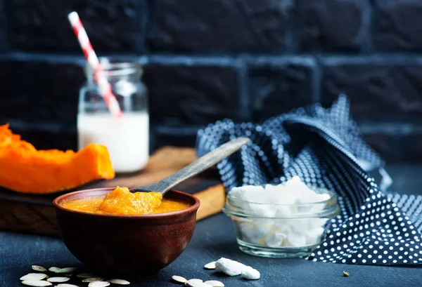 Porridge di zucca in ciotola — Foto Stock