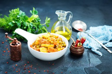 Kızarmış sebze kase