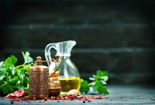 Spezie e olio aromatico — Foto Stock