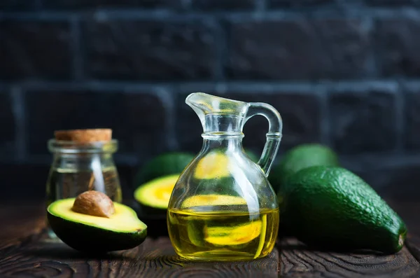Olio di avocado in bottiglia — Foto Stock
